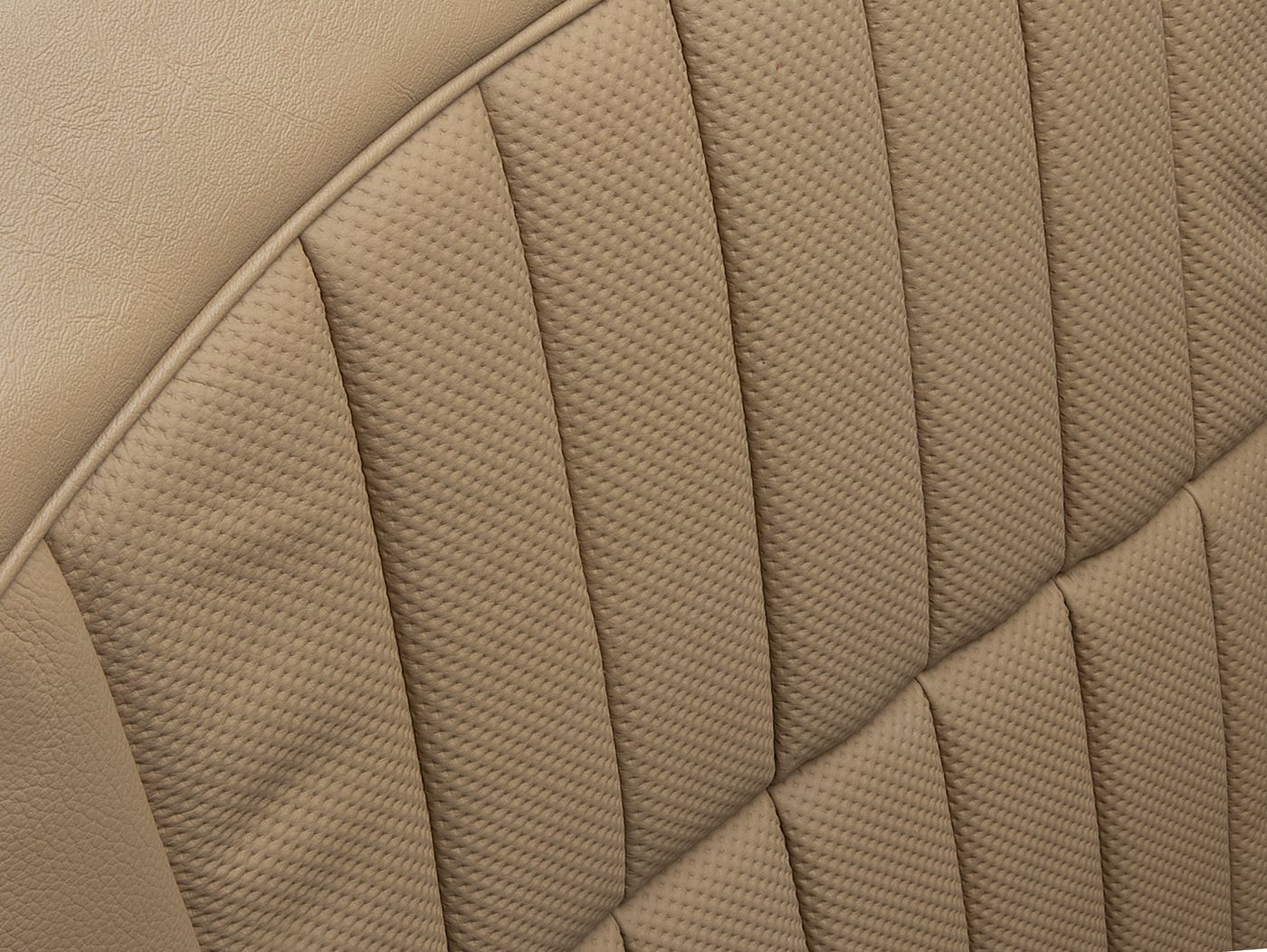 Ledersitzbezüge
Leather seat covers
Housses de siège en cuir
L