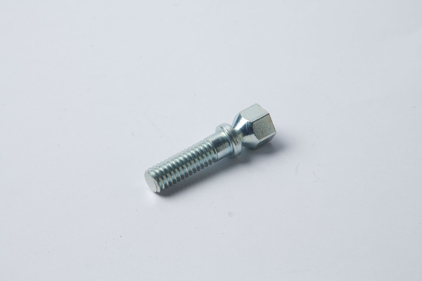 Scherbolzen
Shear bolt
Boulon coupant
Bulon cortante