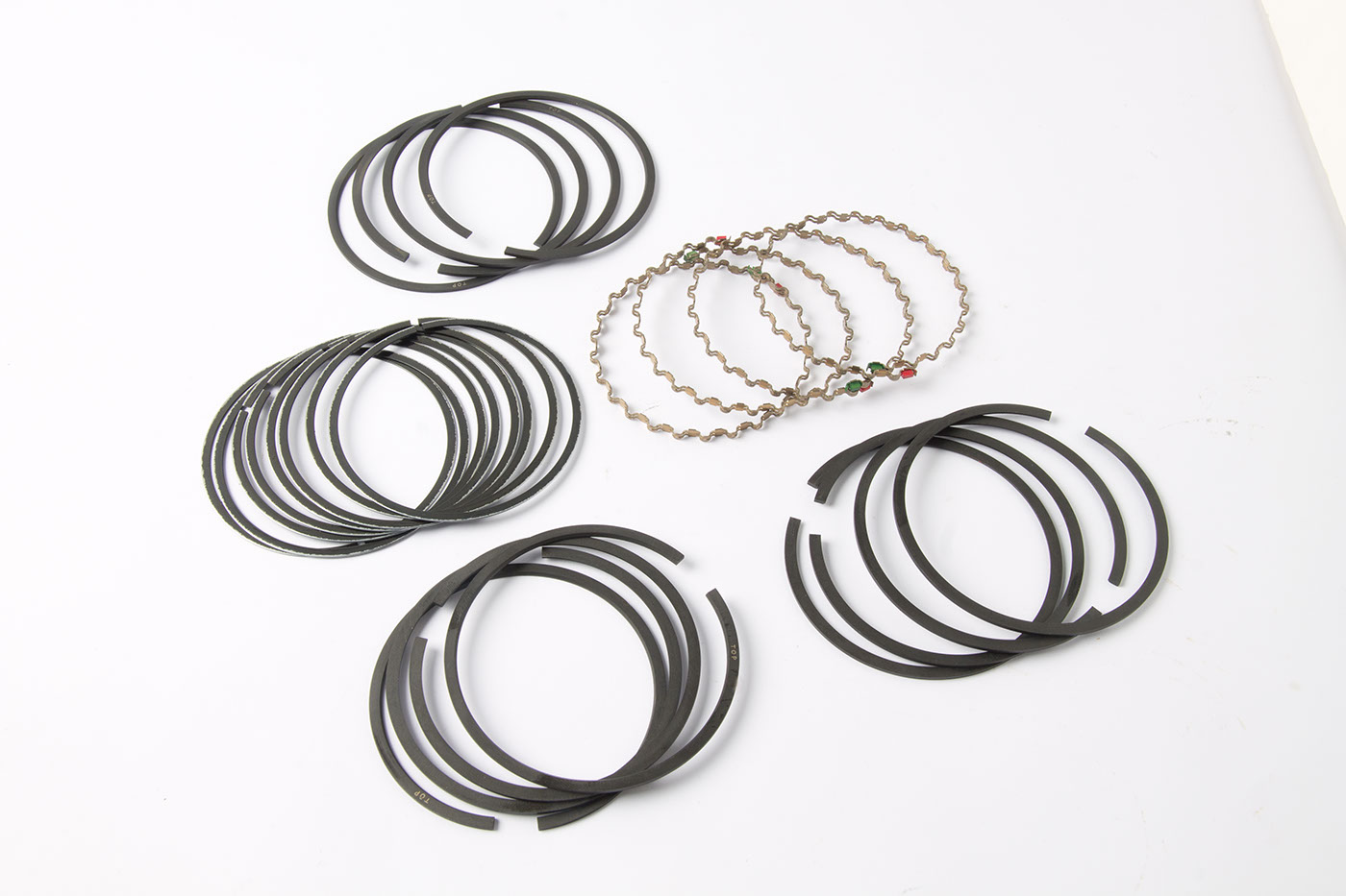 Satz Kolbenringe
Piston ring set
Set de segments de pistons
K