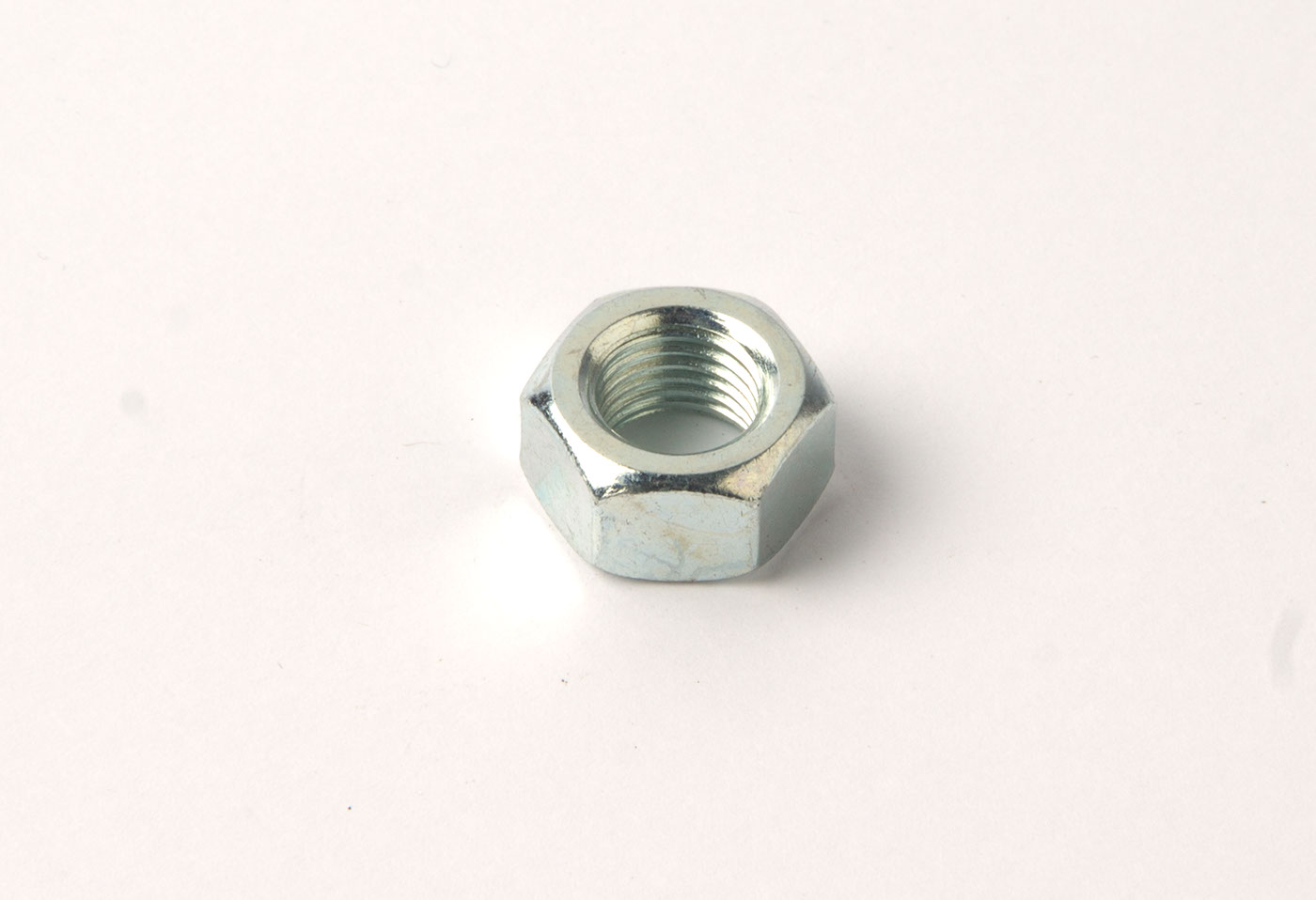 Zylinderkopfmutter
Cylinder head nut
Ecrou de culasse