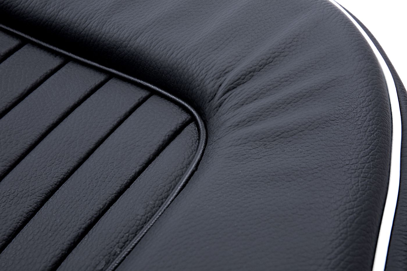 Ledersitzbezüge
Leather seat covers
Housses de siège en cuir
L