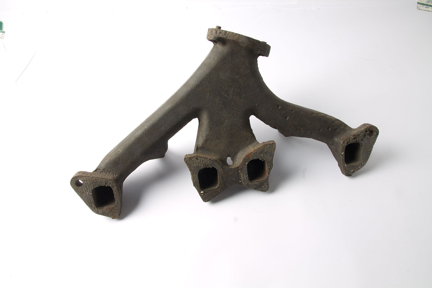 Auspuffkrümmer
Exhaust manifold
Collecteurs d'échappement
D