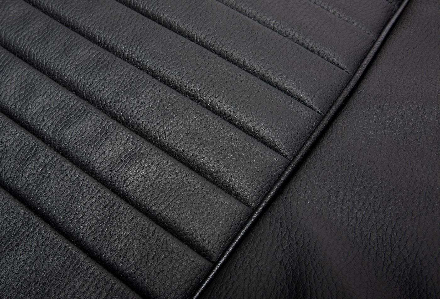 Ledersitzbezüge
Leather seat covers
Housses de siège en cuir
L