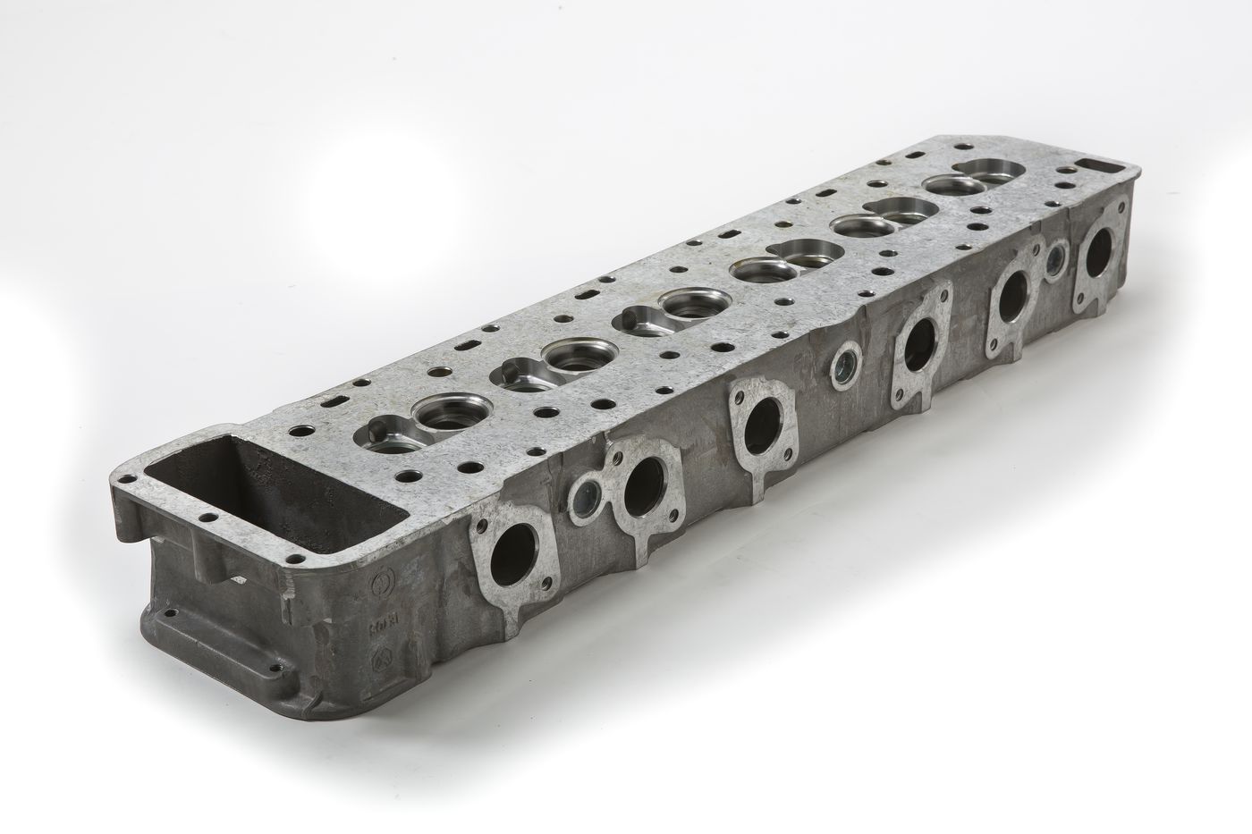 Zylinderkopf
Cylinder head
Culasse
Głowica cylindrowa
Cylinderk