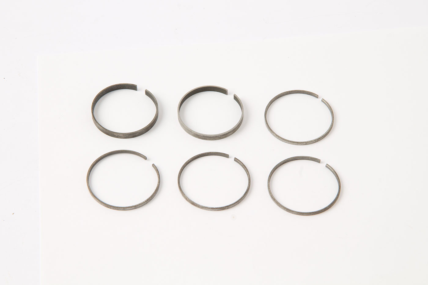 Satz Kolbenringe
Piston ring set
Set de segments de pistons
K