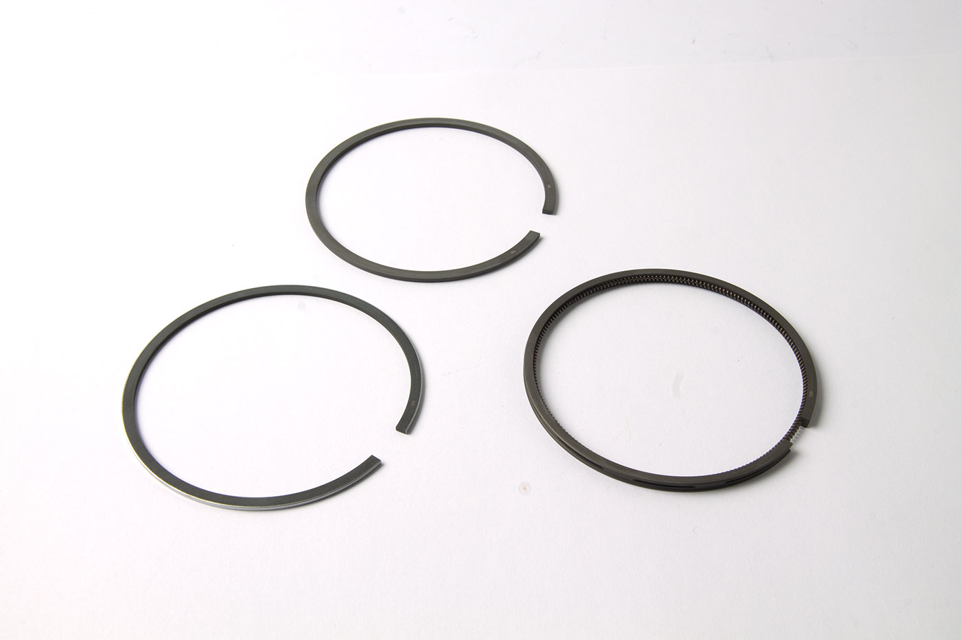 Satz Kolbenringe
Piston ring set
Set de segments de pistons
K